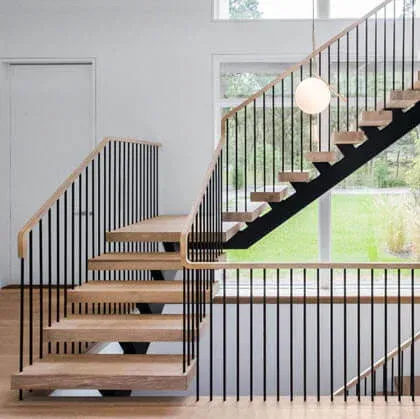L shaped Quarter turn staircase