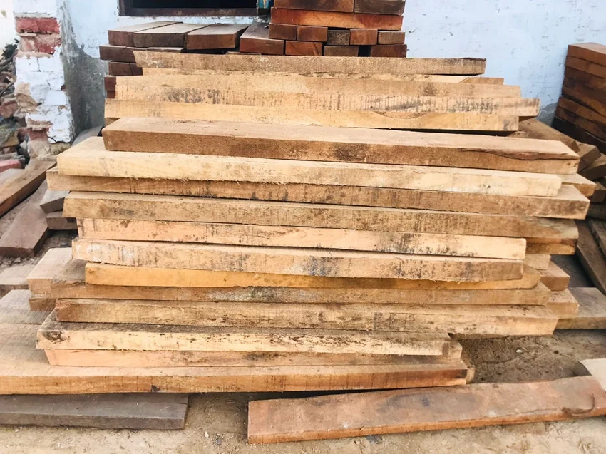 Sheesham wood blocks featuring the hard sheesham wood texture that does not warp or bend