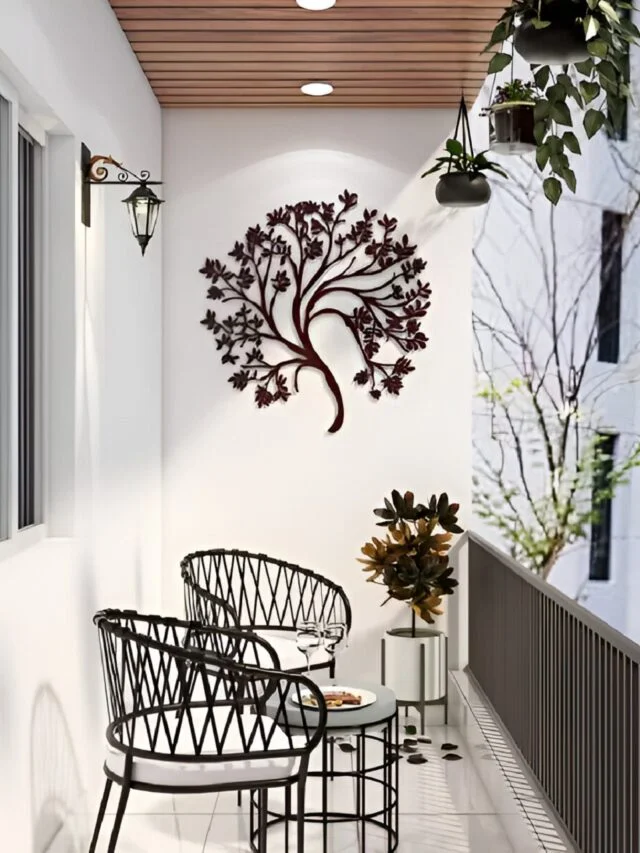 Balcony-Wall-Design-with-Metallic-Finishes