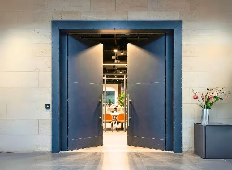 12. Pivot Door 12. Pivot Door